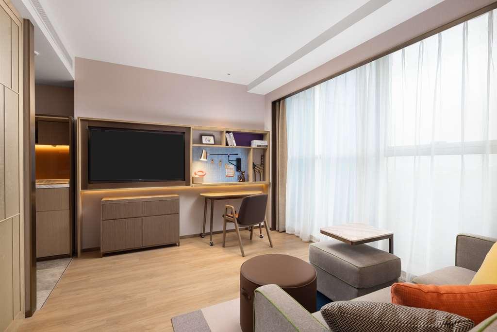 Home2 Suites By Hilton Handan East Railway Station Room photo